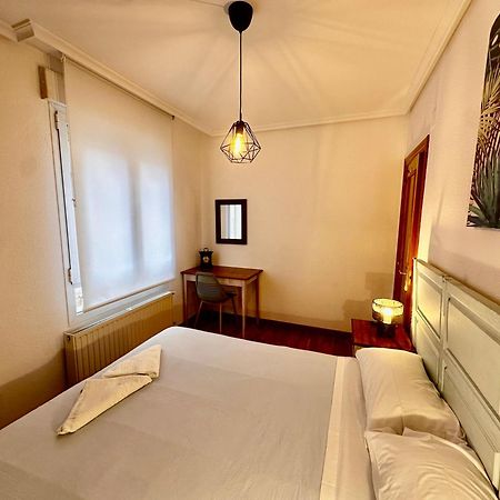 Atuaire Home Balcon Con Vistas A La Catedral De Burgo Exterior foto